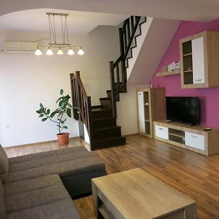 Penthouse Apartament Nufarul Oradea Buitenkant foto
