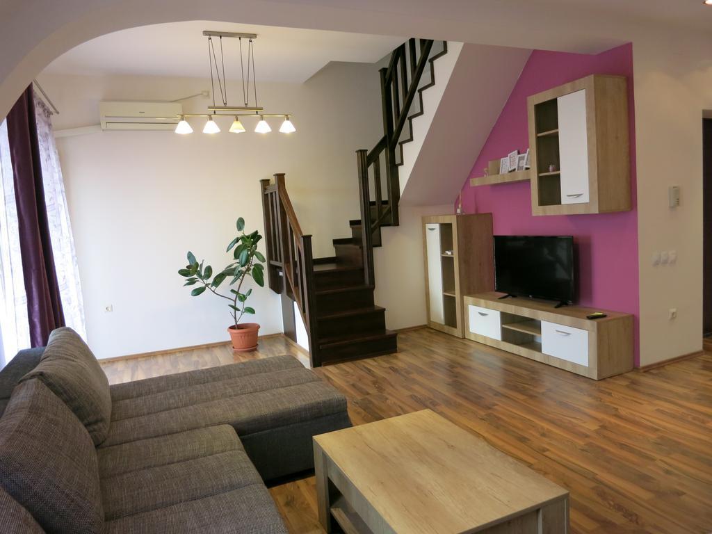 Penthouse Apartament Nufarul Oradea Buitenkant foto