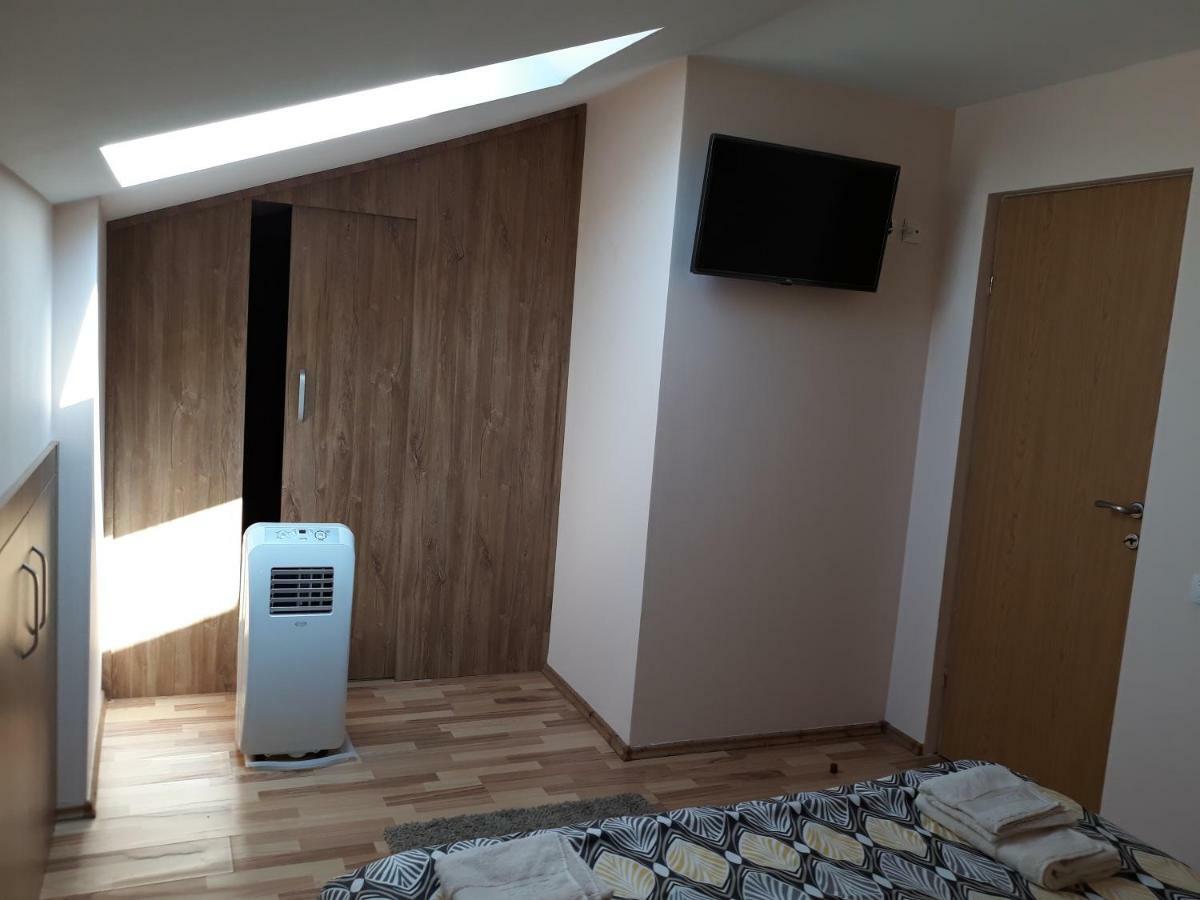 Penthouse Apartament Nufarul Oradea Buitenkant foto